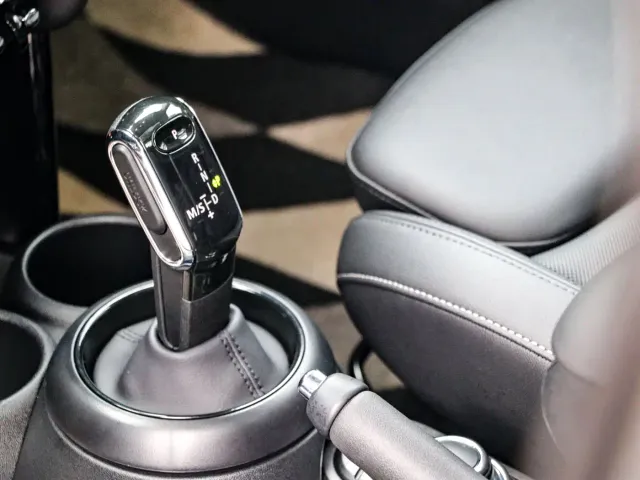 MINI Hatch — Фото автомобиля 5