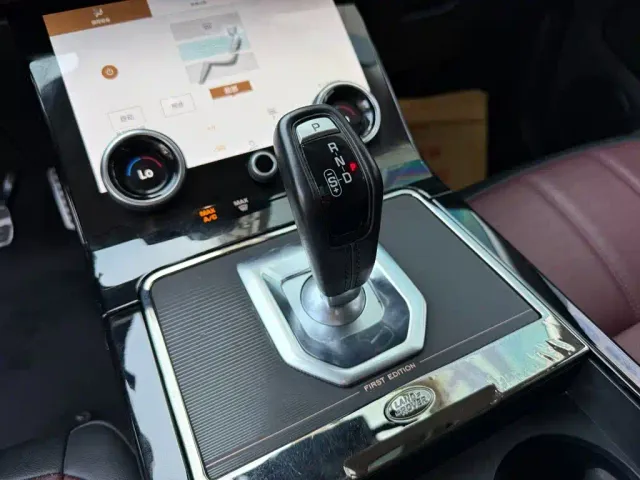Land Rover Range Rover Evoque — Фото автомобиля 9