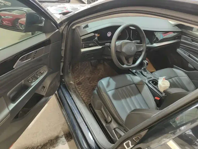 Volkswagen Passat — Фото автомобиля 15