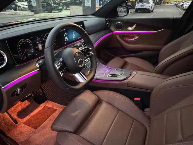 Mercedes-Benz E-Class — Фото автомобиля 5