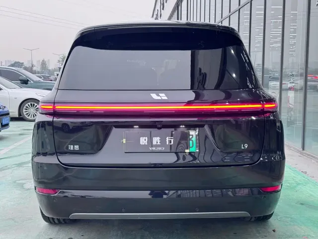 Li Auto L9 — Фото автомобиля 6