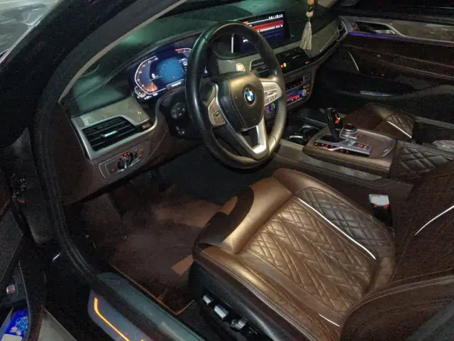 BMW 7 Series — Фото автомобиля 9