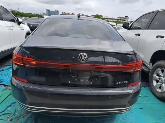 Volkswagen Passat — Фото автомобиля 5