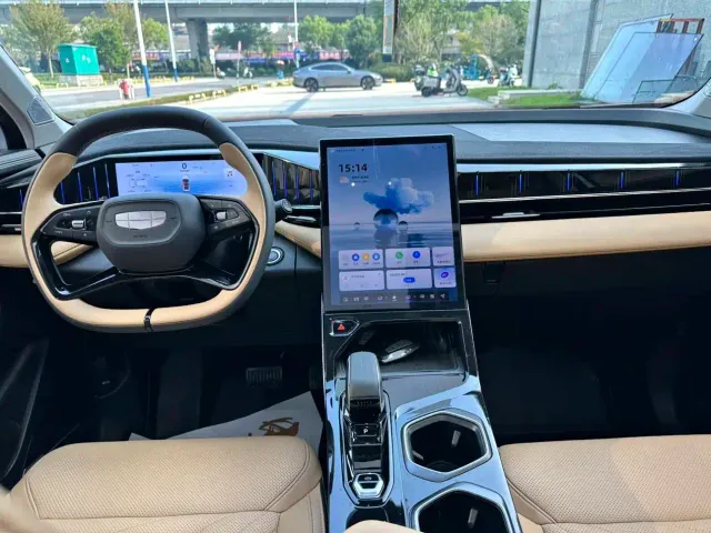 Geely Boyue L — Фото автомобиля 19