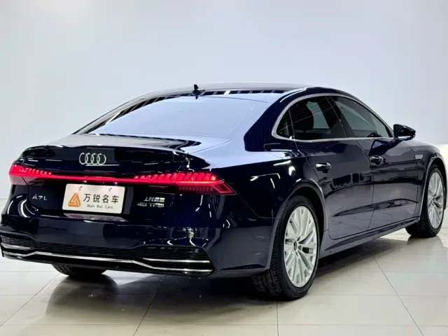 Audi A7L — Фото автомобиля 3