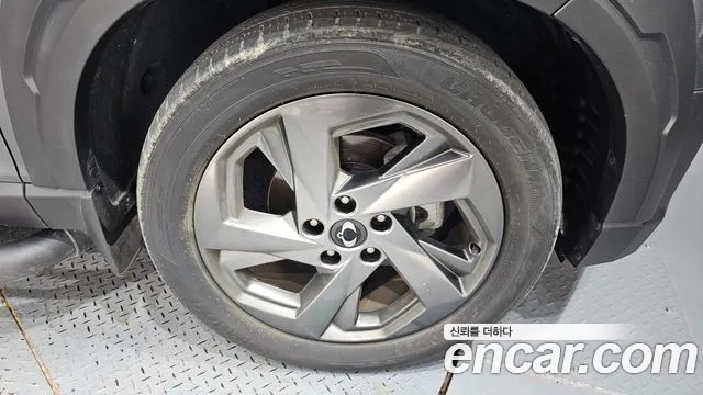 KG_Mobility_Ssangyong Rexton Новый Rexton Sport Khan Дизель 2.2 4WD — Фото автомобиля 21