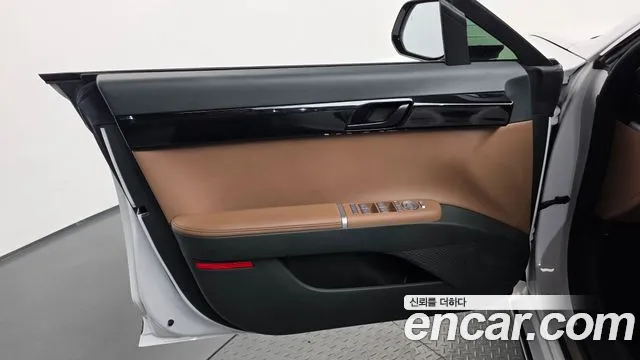Hyundai Grandeur GN7 — Фото автомобиля 13