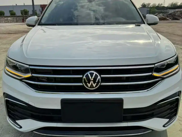 Фотография автомобиля — Volkswagen Tiguan L