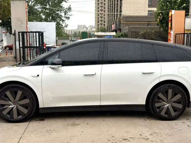 Li Auto i6 — Фото автомобиля 12