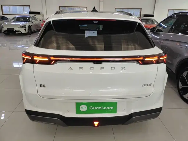Arcfox Alpha T5 — Фото автомобиля 5