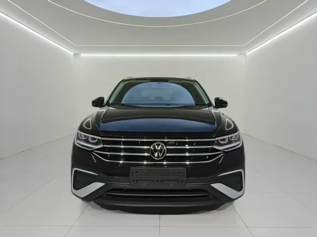 Volkswagen Tiguan L — Фото автомобиля 2