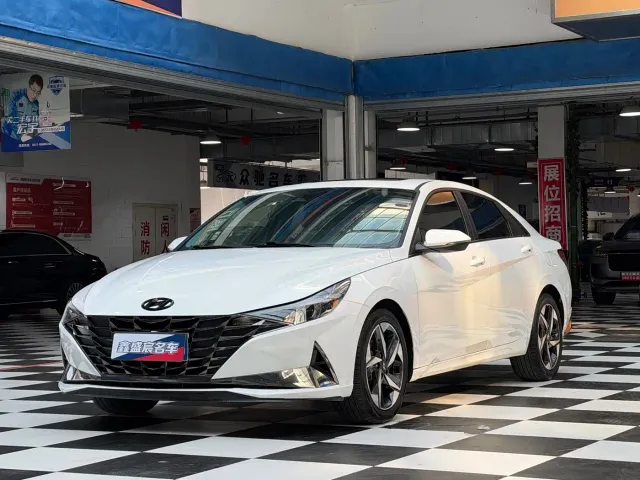 Фотография автомобиля — Hyundai Elantra