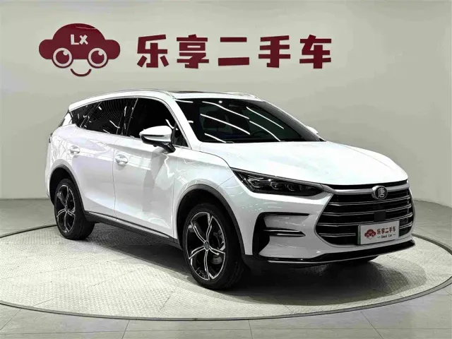 BYD Tang — Фото автомобиля 7