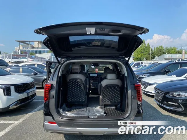 Kia Carnival Generation 4 — Фото автомобиля 15