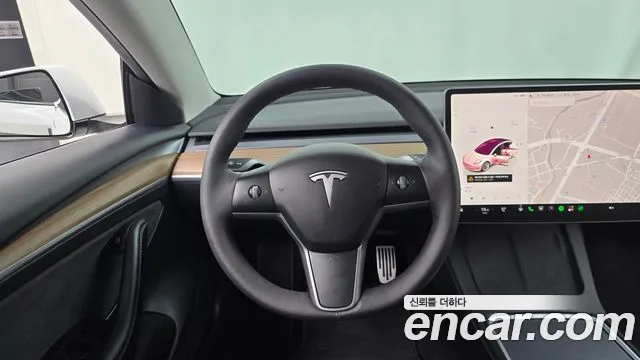 Tesla Model 3 — Фото автомобиля 13