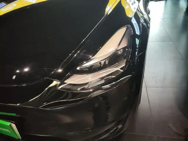 Tesla Model Y — Фото автомобиля 23