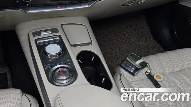Genesis GV70 — Фото автомобиля 12
