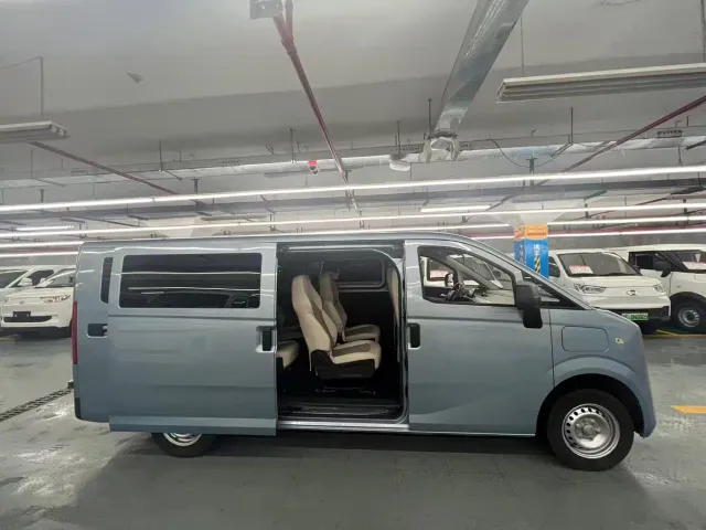 Changan Kuayue Kua Yue Xing Guang EV — Фото автомобиля 5