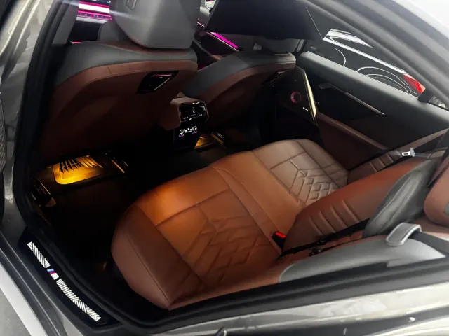 BMW 5 Series — Фото автомобиля 8