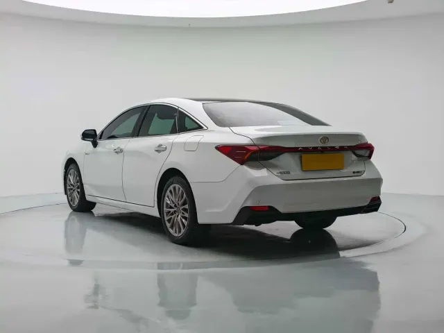 Toyota Avalon — Фото автомобиля 4
