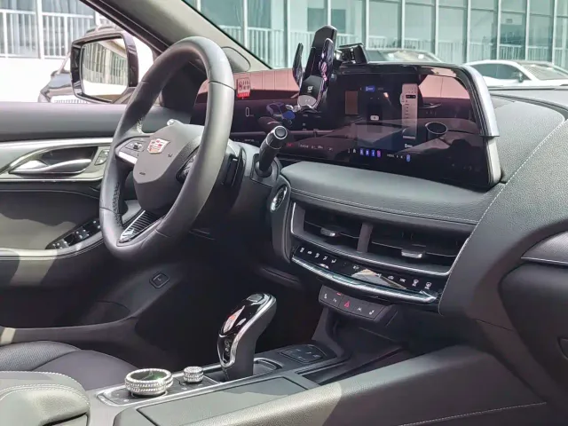 Cadillac CT5 — Фото автомобиля 21