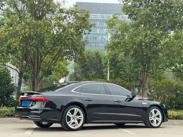 Audi Audi A7L 2024 45TFSI quattro S-line Vision Edition Crystal Package — Фото автомобиля 5