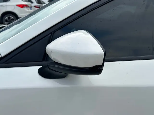 Mazda Axela — Фото автомобиля 8