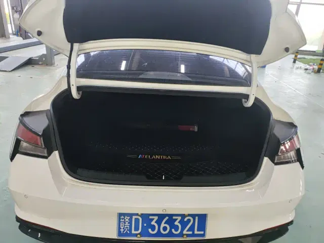 Hyundai Elantra — Фото автомобиля 9