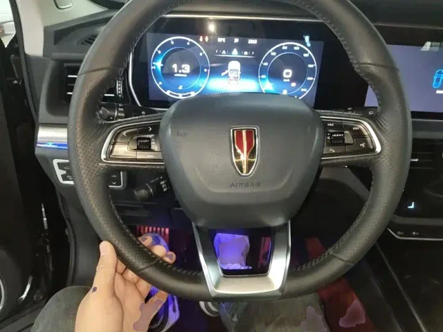 Hongqi HS5 — Фото автомобиля 10