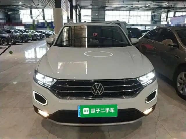 Volkswagen T-Roc — Фото автомобиля 2