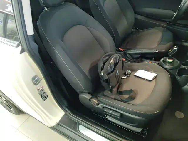 MINI Hatch — Фото автомобиля 24