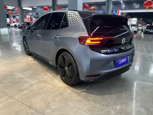 Volkswagen ID.3 — Фото автомобиля 4
