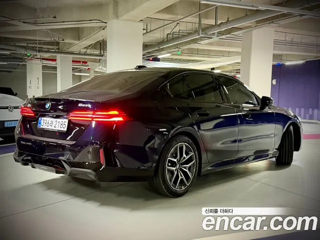BMW 5 Series G60 — Фото автомобиля 4