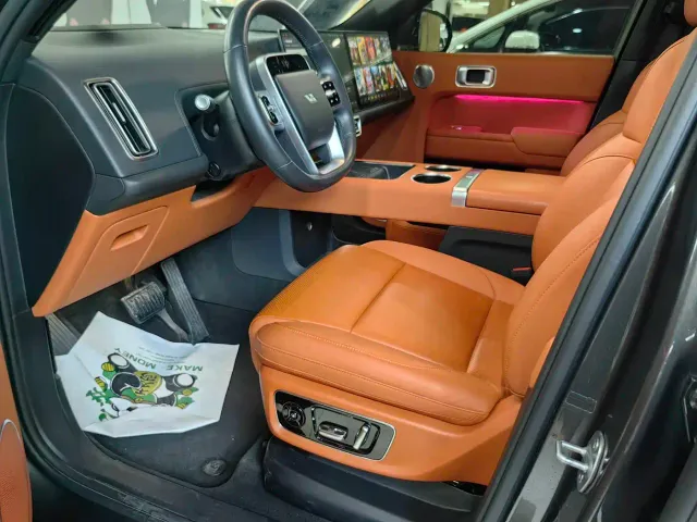 Li Auto L9 — Фото автомобиля 13