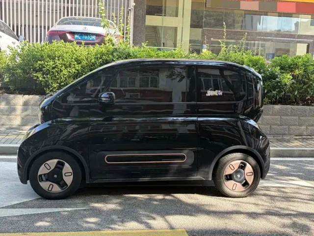 Baojun KiWi EV — Фото автомобиля 8