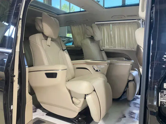 Mercedes-Benz V-Class — Фото автомобиля 11