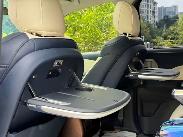 Toyota Sienna — Фото автомобиля 8