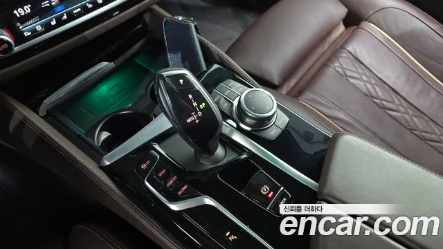 BMW 5 Series G30 — Фото автомобиля 12