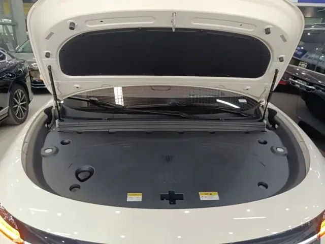 Voyah Zhiyin — Фото автомобиля 19
