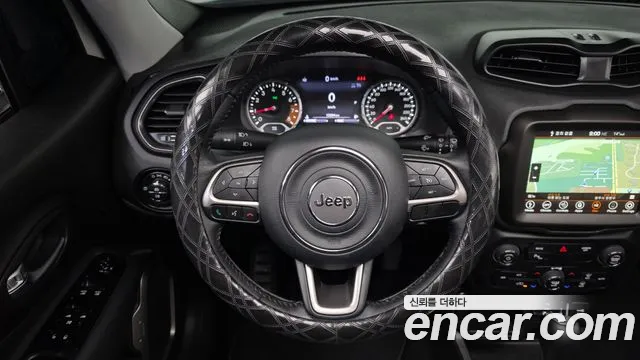 Jeep Renegade — Фото автомобиля 20