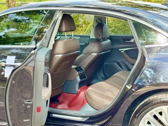 Audi A7L — Фото автомобиля 6