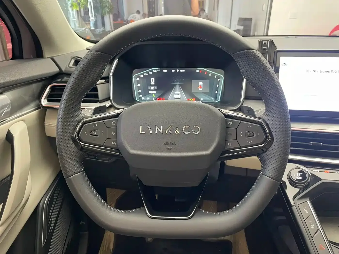 Lynk & Co Lynk & Co 06 2023 Remix 1.5T Shero — Фото автомобиля 12