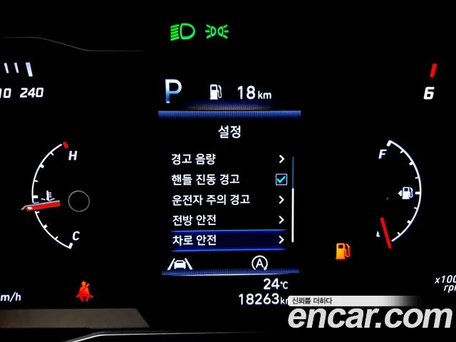 Hyundai Tucson Tucson (NX4) Дизель 2.0 4WD — Фото автомобиля 13