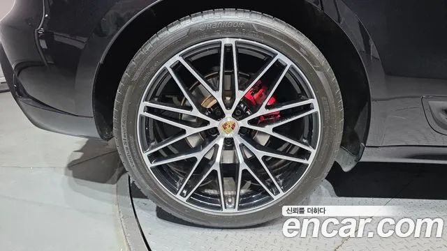 Porsche Macan — Фото автомобиля 5