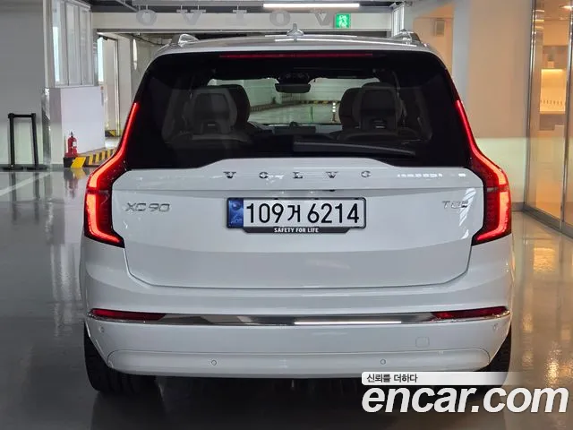 Volvo XC90 — Фото автомобиля 4