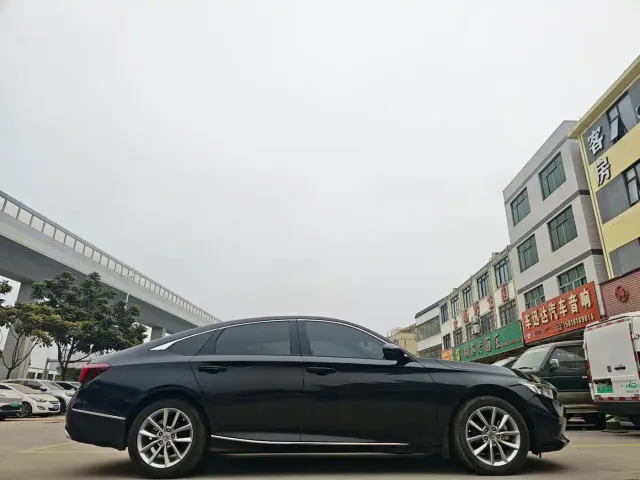 Honda Accord — Фото автомобиля 4