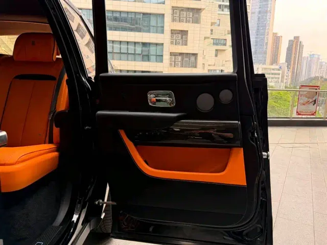 Rolls-Royce Cullinan — Фото автомобиля 21