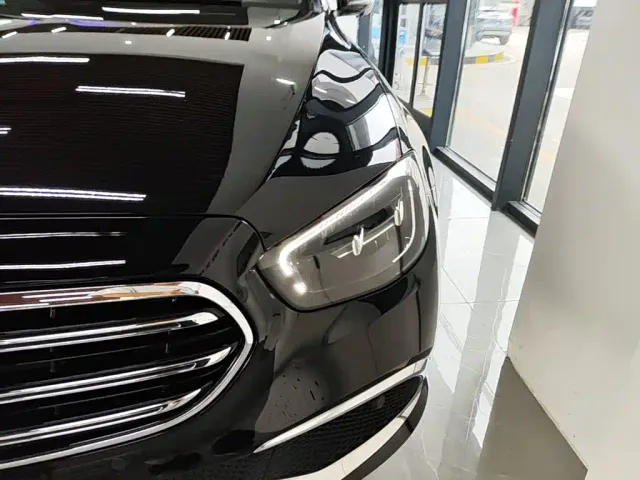 Mercedes-Benz E-Class — Фото автомобиля 23