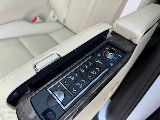 Toyota Vellfire — Фото автомобиля 7