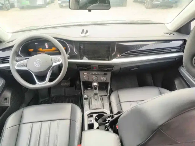 Volkswagen Passat — Фото автомобиля 12